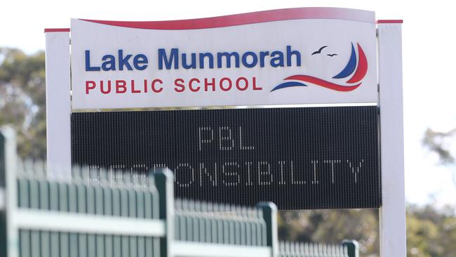 Lake Munmorah Public School at Lake Macquarie has been closed for deep cleaning. Picture: Peter Lorimer