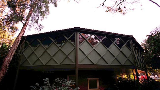 Architect James Birrell, designer of some of Brisbane's landmark buildings The Toowong Memorial Library 13 sept 1999 - Pic Bruce/Long architecture qld