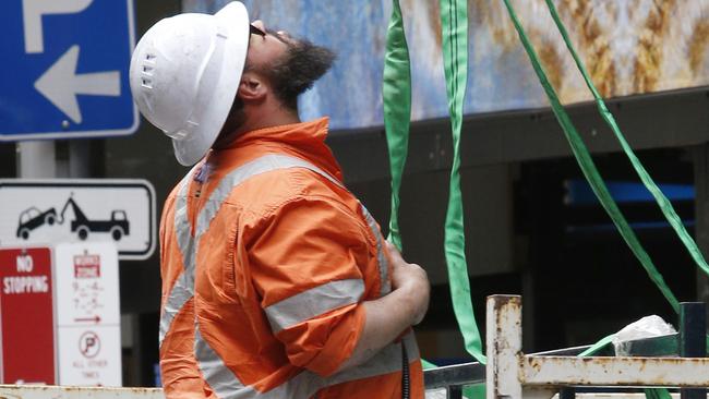 SYDNEY, AUSTRALIA - NewsWire Photos OCTOBER 16 , 2024: Generic Photos of Workers at Work. Dogman (Construction). Picture: NewsWire / John Appleyard