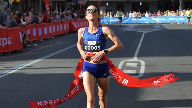 Lisa Weightman took out the female 12km City to Bay race. Picture: Mark Brake/Getty Images)