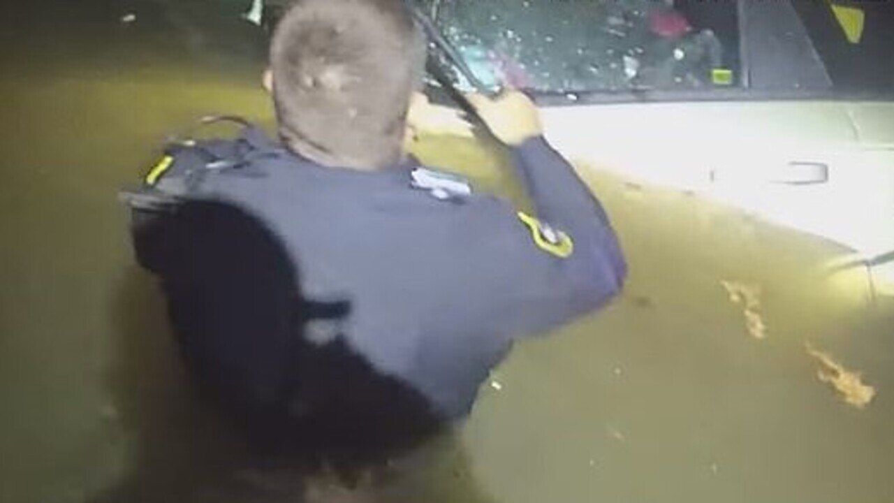 Police Officers Rescue Woman Trapped In Vehicle Sinking In River Au — Australias 