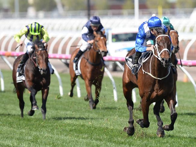 Winx turns on the afterburners in last year’s Turnbull Stakes.