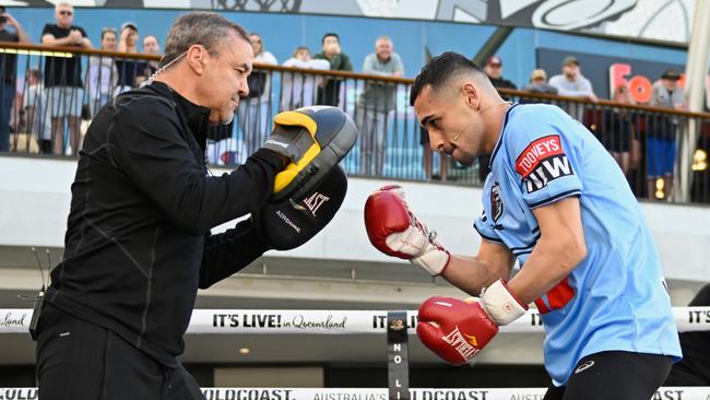 Former world champ Jeff Fenech (left) is now in the corner for Hass Hamdan. Picture: Matt Roberts/mattrimages.com.au/No Limit Boxing