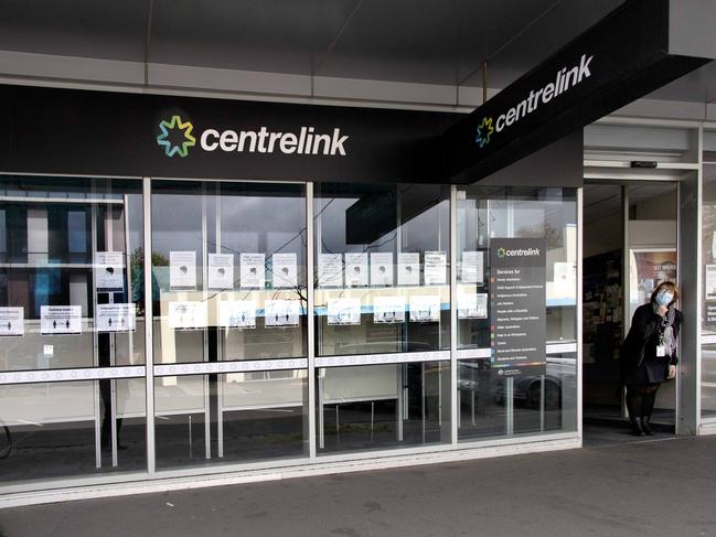 MELBOURNE, AUSTRALIA - NewsWire Photos AUGUST  31 2020: Centrelink in South Melbourne on Monday during stage 4 COVID-19 lockdowns across Melbourne.Picture: NCA NewsWire / David Geraghty