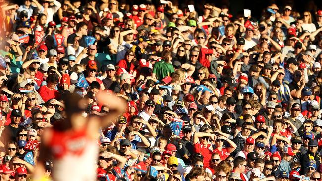 SYDNEY, AUSTRALIA - JUNE 09: A general view is seen as the crowd watches on during the round 12 AFL match between the Sydney Swans and the West Coast Eagles at Sydney Cricket Ground on June 09, 2019 in Sydney, Australia. (Photo by Mark Kolbe/Getty Images)