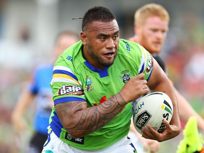 CANBERRA, AUSTRALIA - MARCH 19:  Junior Paulo of the Raiders makes a line break during the round three NRL match between the Canberra Raiders and the Wests Tigers at GIO Stadium on March 19, 2017 in Canberra, Australia.  (Photo by Mark Nolan/Getty Images)