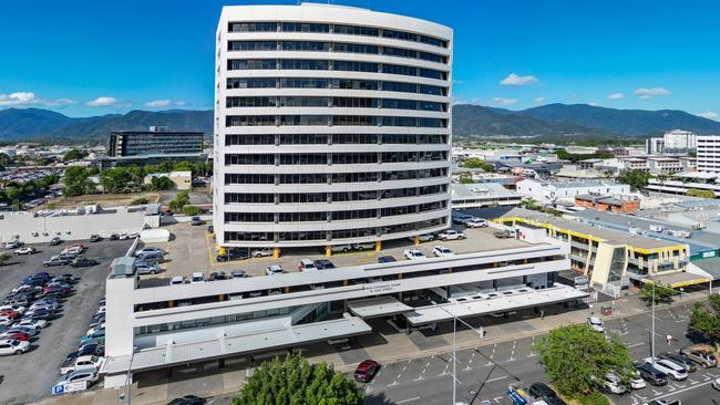 The Cairns Corporate Tower on Lake St, Cairns city has been put up for sale. Picture: Front Row Foto