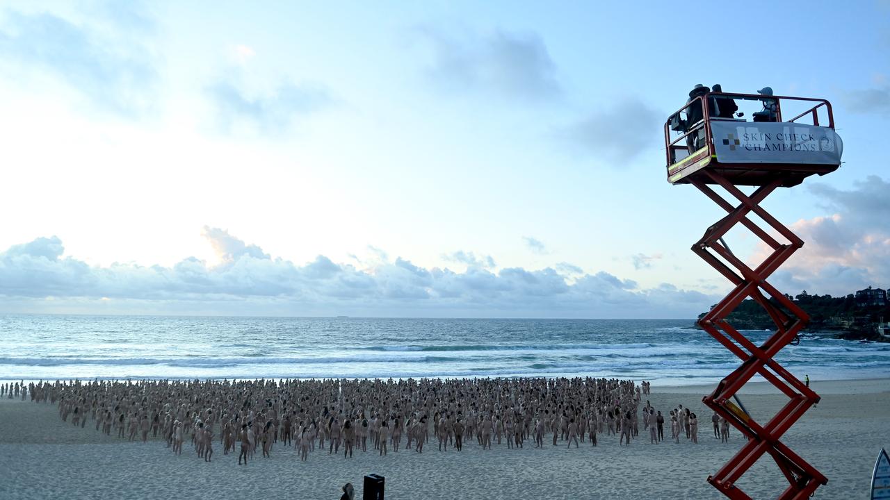 Getting the perfect shot in Bondi, 2022. Picture: NCA NewsWire / Jeremy Piper