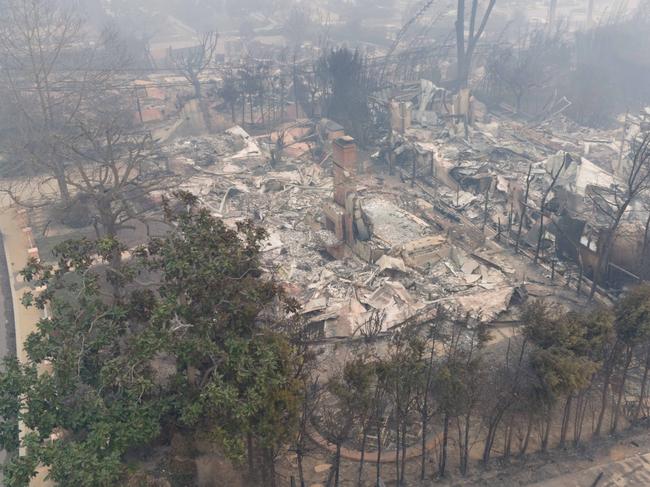 The opulent home of Anna Faris in the Pacific Palisades was completely destroyed. Picture: SPOT-Stoianov-BUFR / BACKGRID