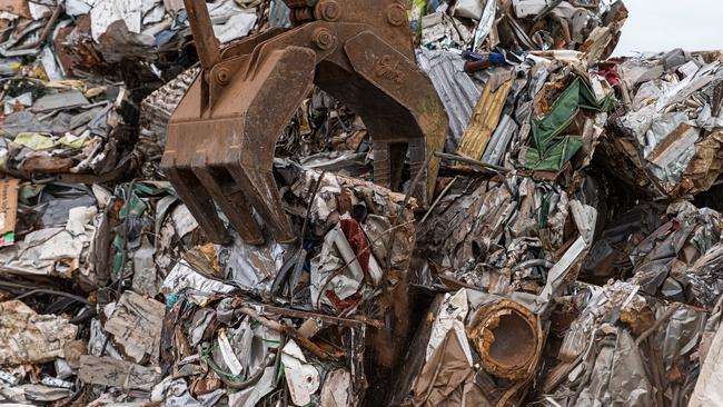 First crushing of significant metal waste extracted from landfill as part of City of Darwin's new contract with Veolia.Picture: Che Chorley