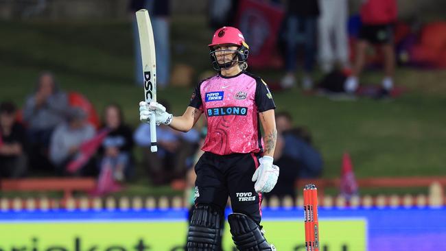 Ash Gardner produced a brilliant knock but it wasn’t enough as the Sixers opened the new WBBL season with a loss. Picture: Mark Evans/Getty Images