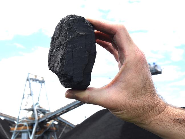 Coal at the Port of Brisbane.  QRC chief Ian Macfarlane and Resources minister Matt Canavan at Port of Brisbane. Monday November 19, 2018. (AAP image, John Gass)