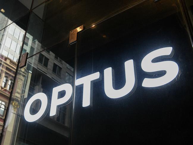 SYDNEY, AUSTRALIA - NewsWire Photos, SEPTEMBER, 30, 2021: Signage is seen at the Optus store in the CBD of Sydney. Picture: NCA NewsWire/Bianca De Marchi