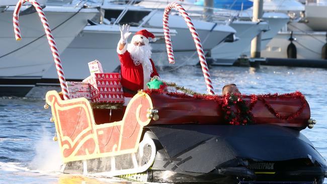 Kids in tears as Maritime Safety Queensland pull over Santa on Coast’s ...