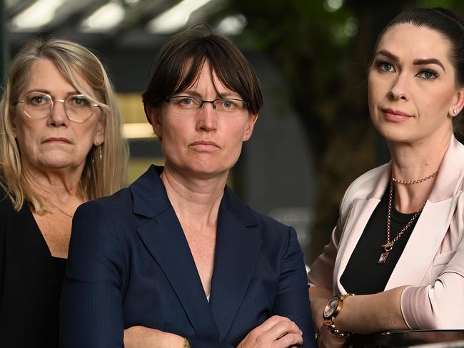 24/11/2022: forensic scientist, Kirsty Wright (c) with L-R Vicki Blackburn and Shannah Blackburn - mother and sister of Shandee, outside the inquiry,  after  the DNA Inquiry today dealt with forensic revelations in regards to the 2013 murder of Shandee Blackburn in Mackay. pic Lyndon Mechielsen/The Australian