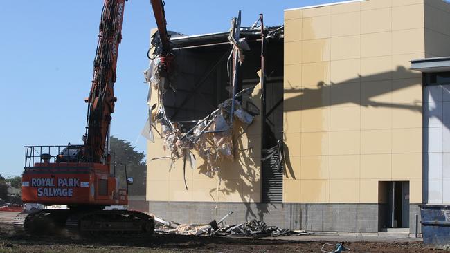 ADELAIDE, AUSTRALIA - Advertiser Photos NOVEMBER 7, 2022: A long reach excavator begins the demolition of Port Adelaide's headquarters as part of Alberton Oval's redevelopment. Picture Emma Brasier