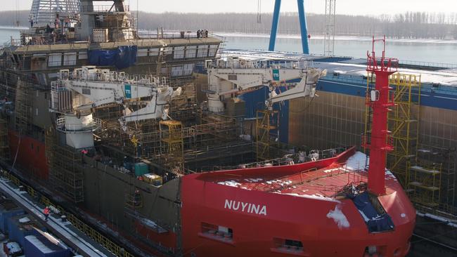 Installing the aluminium funnel structure on Australia's new icebreaker, RSV Nuyina. © Damen/Australian Antarctic Division