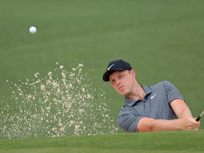 AUGUSTA, GEORGIA - APRIL 11: Cameron Davis of Australia plays a shot from a bunker on the second hole during the first round of the 2024 Masters Tournament at Augusta National Golf Club on April 11, 2024 in Augusta, Georgia.   Jamie Squire/Getty Images/AFP (Photo by JAMIE SQUIRE / GETTY IMAGES NORTH AMERICA / Getty Images via AFP)