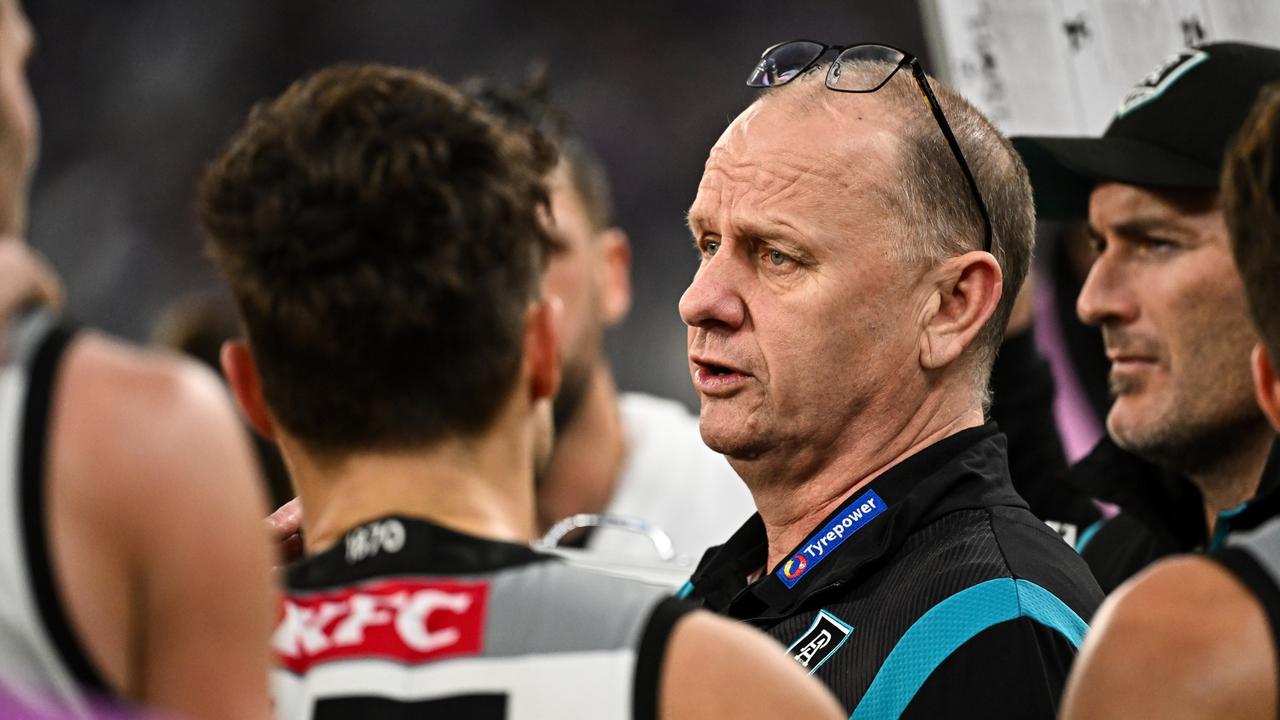 Ken Hinkley tries to lift his players at three-quarter time. Picture: Daniel Carson/AFL Photos via Getty Images