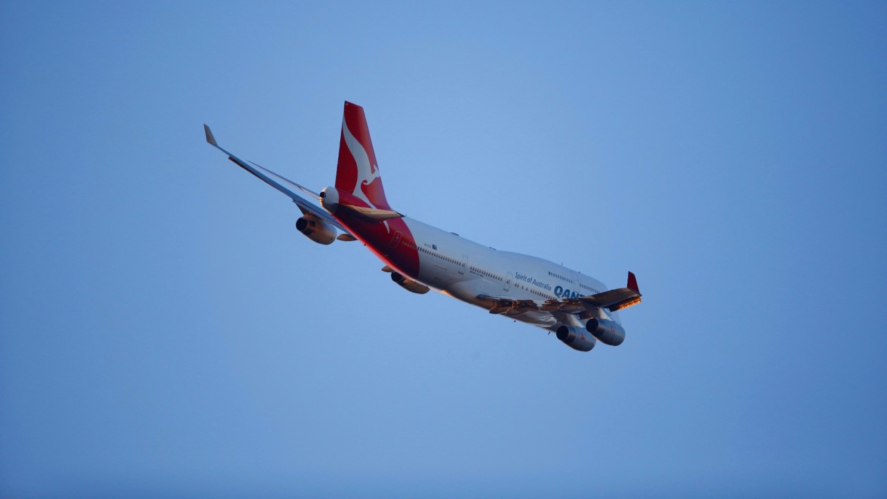 First Darwin to London flight takes off