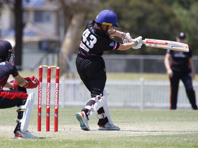 Olivia Dimmick drives for Penrith. Picture Warren Gannon Photography