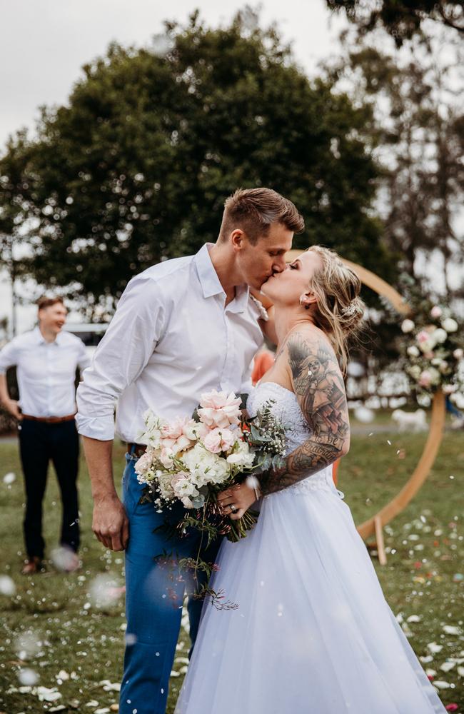 Amie and Joel Hewes were married at Quota Park in Noosaville. Picture Rach Martin Photography