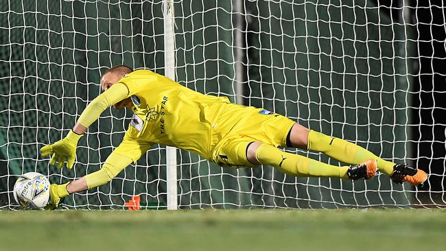 Andrew Redmayne has been in tremendous form for Sydney FC, prompting praise from former mentor Clint Bolton. Picture: Getty Images 