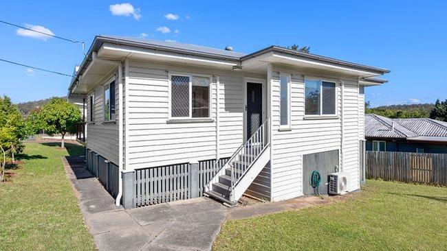 2pm: 119 Nursery Rd, Holland Park West (Place Bulimba)