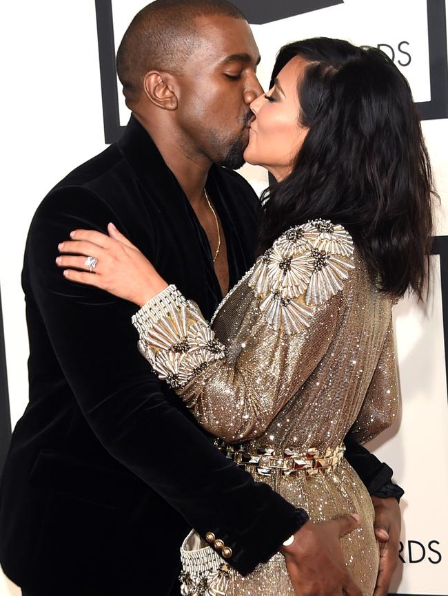 Kanye grabbed that famous behind at the Grammys.