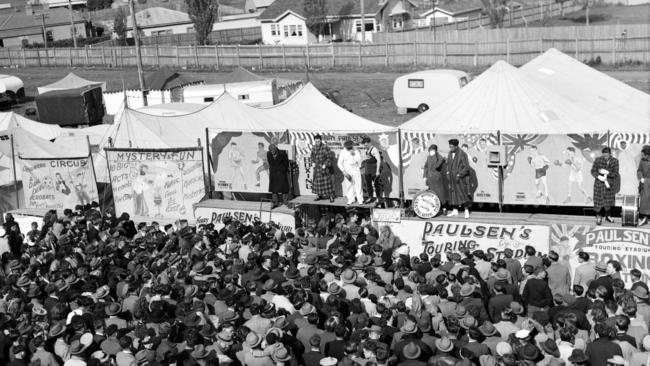 Crowds pack the 1946 Royal Hobart Show – the year David Skinner first served at the show as a schoolboy. Picture: Mercury archives