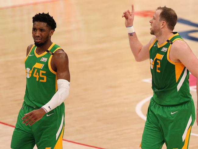 Joe Ingles of the Utah Jazz celebrates after scoring against the Washington Wizards.