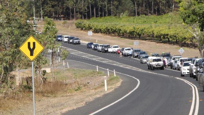 A man has died after a crash on the Kennedy Highway near Mareeba.