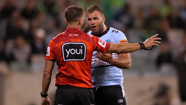 Wade Graham was furious after the first Wighton try was awarded, after giving up on the play to challenge the penalty decision. Picture: Getty Images.