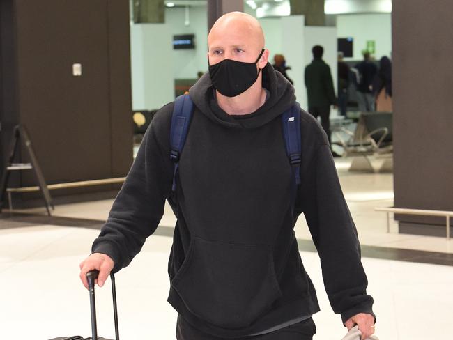 Jones lands in Melbourne ahead of birth of twins