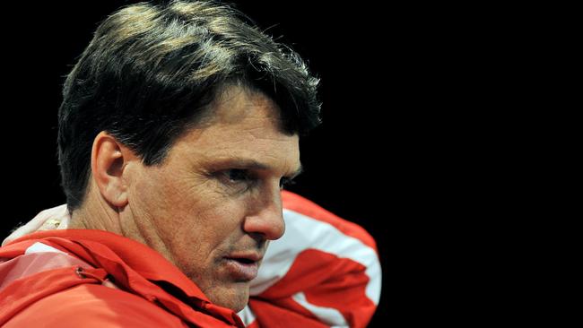 Paul Roos wants the AFL to investigate the mental strain on coaches.