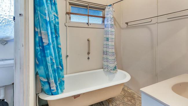 The bathroom in the house at 48 Abingdon Street, Woolloongabba.