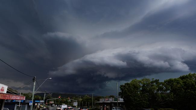 Storm cell approaching Yandina on Thursday afternoon. Picture Lachie Millard