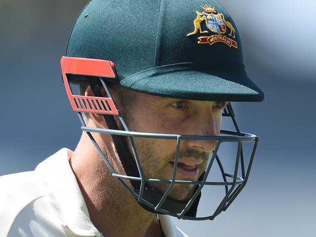 Australian batsman Shaun Marsh leaves the field after being dismissed by South African bowler Kagiso Rabada for 15 runs on day 4 of the first Test match between Australia and South Africa at the Western Australia Cricket Ground (WACA) in Perth, Sunday, Nov. 6, 2016. (AAP Image/Dave Hunt) NO ARCHIVING, EDITORIAL USE ONLY, IMAGES TO BE USED FOR NEWS REPORTING PURPOSES ONLY, NO COMMERCIAL USE WHATSOEVER, NO USE IN BOOKS WITHOUT PRIOR WRITTEN CONSENT FROM AAP