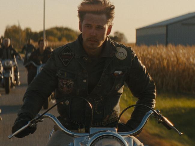 Austin Butler as Benny in director Jeff Nichols' THE BIKERIDERS. Credit: Courtesy of Focus Features. © 2023 Focus Features. All Rights Reserved.