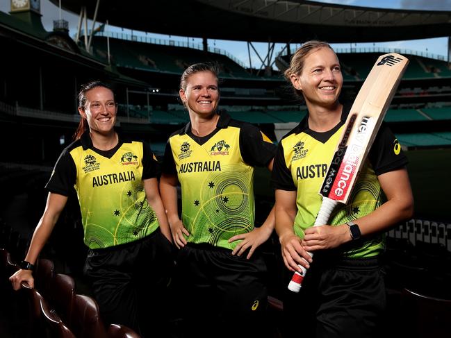 JJonassen, centre, picture with her Australian teammates Megan Schutt and Meg Lanning. Picture: Phil Hillyard