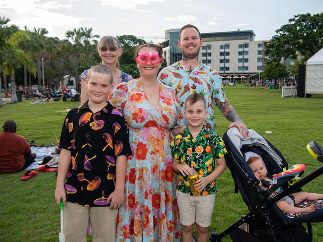 DARWIN, AUSTRALIA Sunday, 31 December, 2023:DARWIN NEW YEARS EVE 2023 Michelle Hill, Lachie Hill, Hudson Hill, Jasmin Hill, Lincoln Hill and Cailin Hill pose for a photo at Darwin Waterfront. Picture: Pema Tamang Pakhrin
