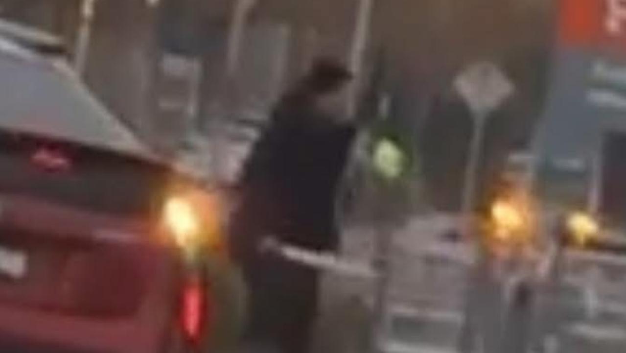 Gang of machete-wielding teens descend on Caroline Springs shops
