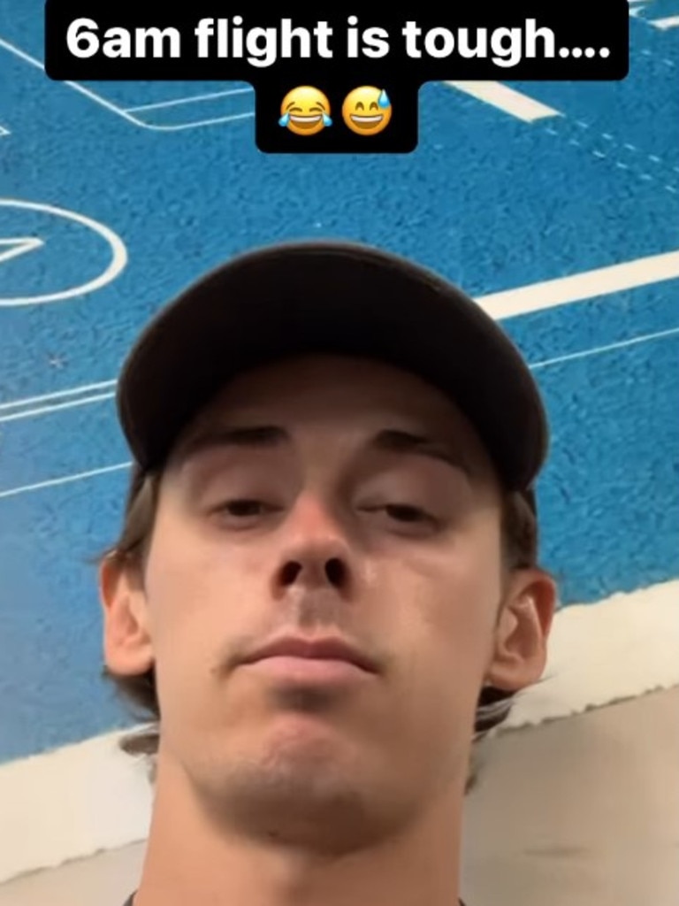 Alex de Minaur is a good boyfriend. Photo: Instagram