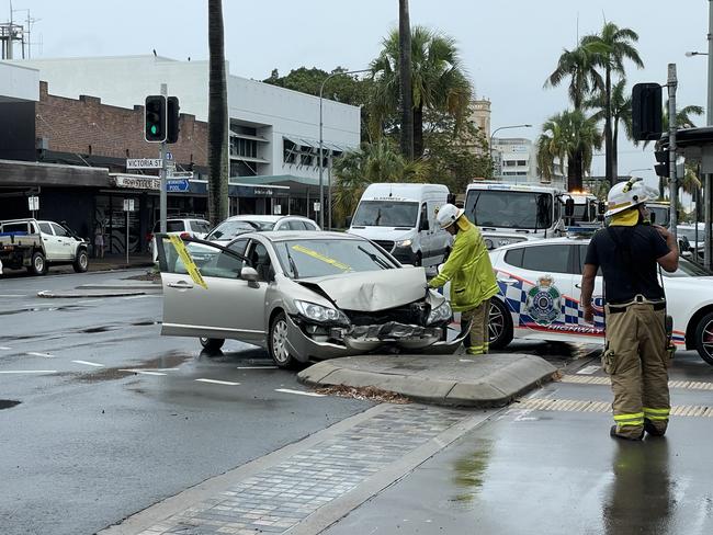 The east bound lane of Victoria St near Sydney St was closed to traffic following a crash in the Mackay CBD. Photo: Fergus Gregg