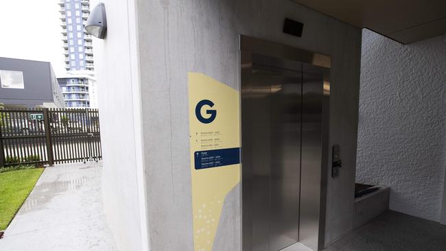 First day at Fortitude Valley State Secondary College. 585 St Paul's Terrace and Brookes St, Fortitude Valley, Brisbane, 28th of January 2020. (AAP Image/Attila Csaszar)