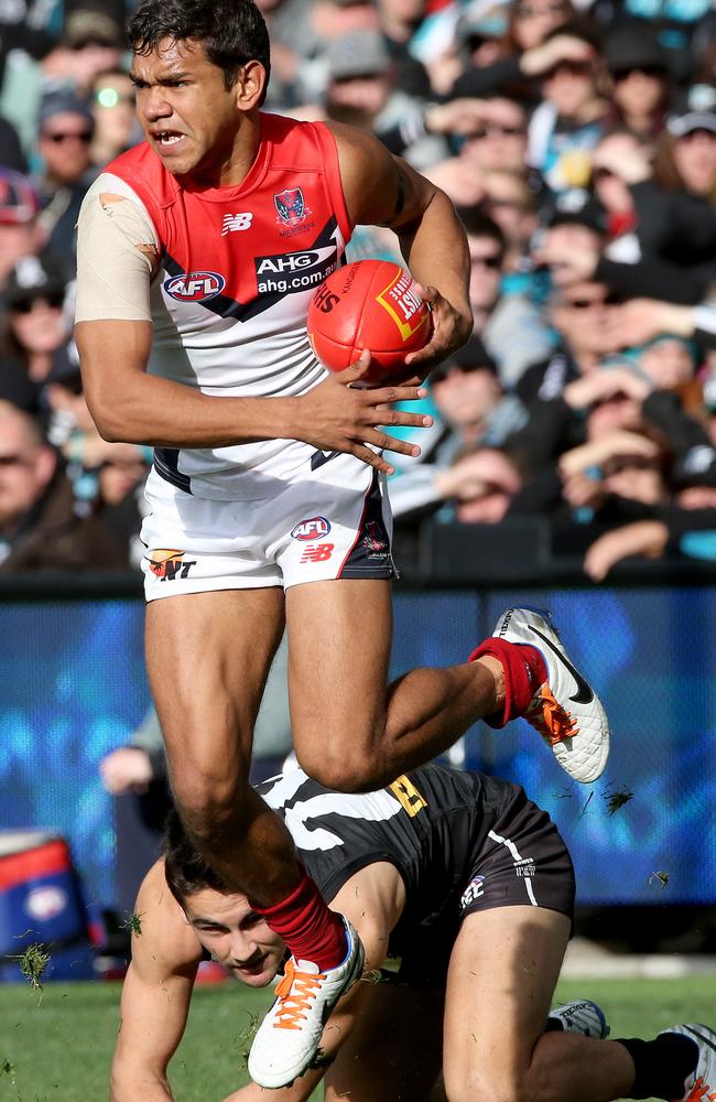 Neville Jetta bursts away from Chad Wingard. Picture: Simon Cross