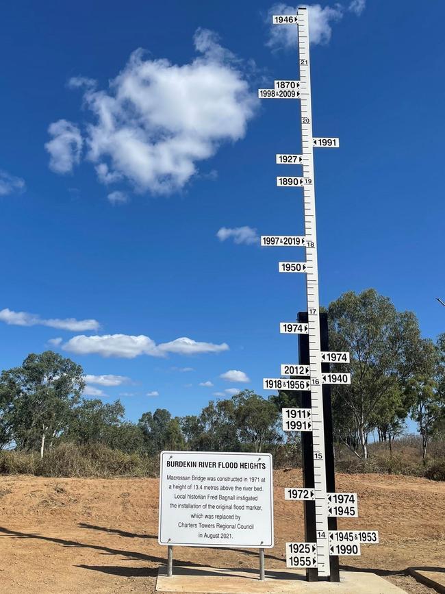 A new flood marker has been erected at the Burdekin River at Sellheim recording the historic flood heights for visitors to see when they visit Charters Towers.