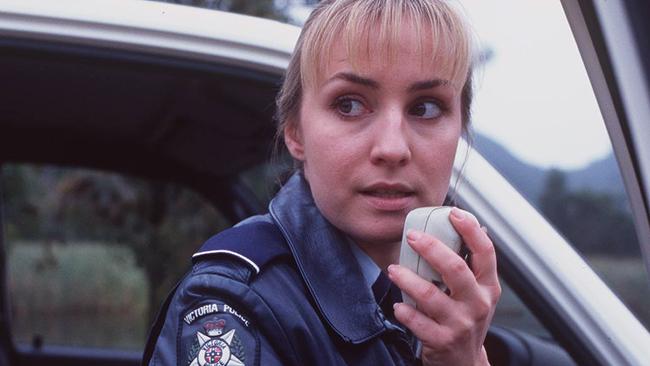 Actor Lisa McCune in scene from TV program "Blue Heelers". /TV/programs/Titles/Blue/Heelers