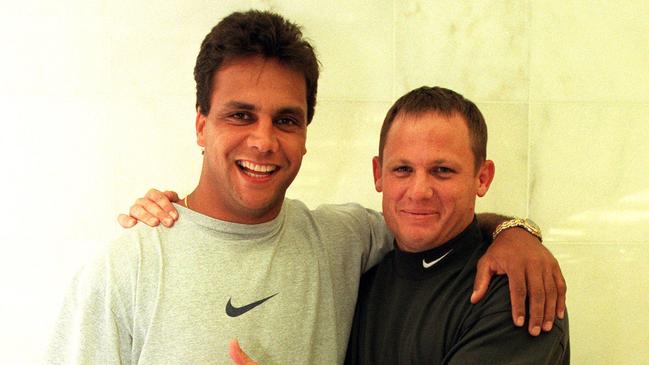 Photo -David/Kapernick 11 May 1998 Steve Renouf and Kevin Walters both in the QLD state of Origin team. headshot smiling sport NRL