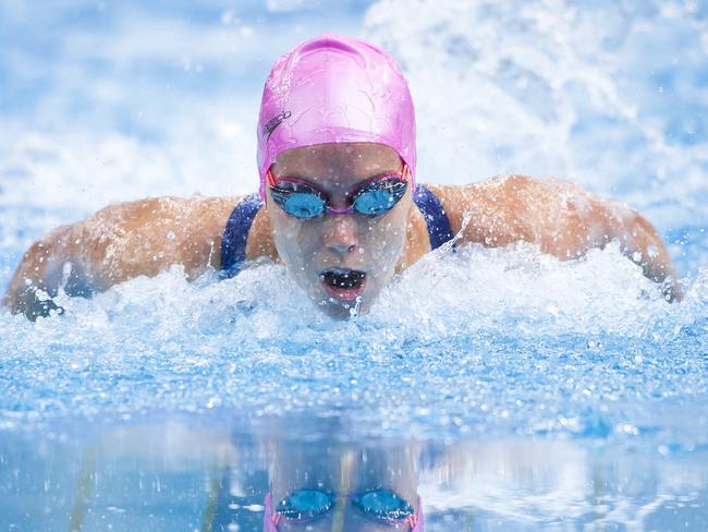 Emma McKeon swimming at the NSW championships